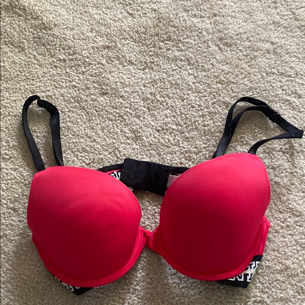 VS pink brand size 32C wear everywhere push up padded bra